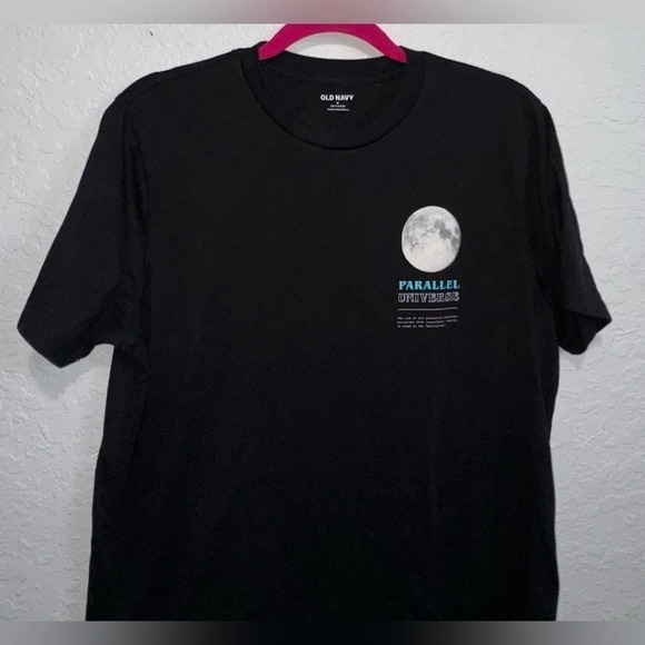 Men's Old Navy Parallel Universe Short Sleeve T-Shirt - Picture 2 of 6